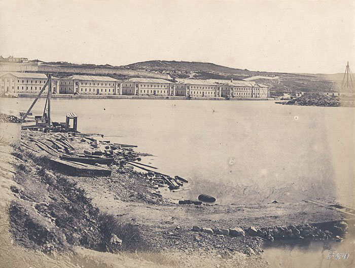 Вид на Корабельную с Павловского мыса 1855. Склады Лазаревского адмиралтейства