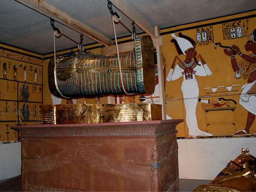 Внутри гробницы Тутанхамона