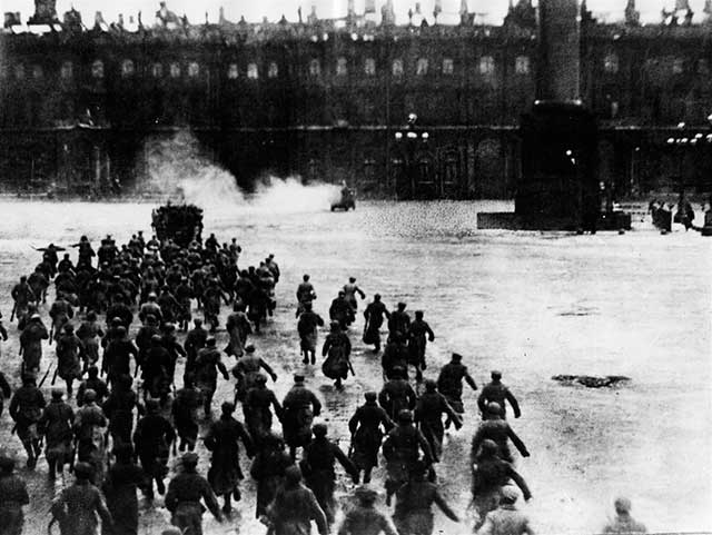 25 октября 1917 года, Зимний дворец, Петроград