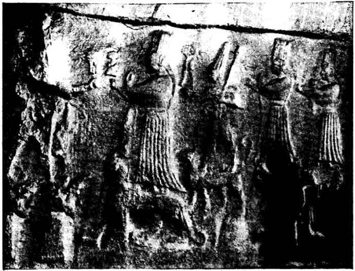 Язылыкая. Деталь наскального рельефа. Встреча богов. XIV—XIII вв. до н. э.