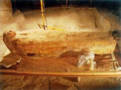 В Луксоре найден саркофаг певицы бога Амона