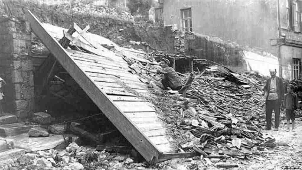 Руины после крымского землетрясения 1927 года