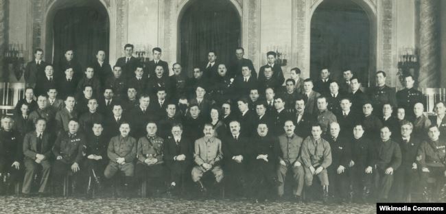 Группа делегатов и гостей XVIII съезда ВКП(б) от Приморской партийной организации с руководителями партии