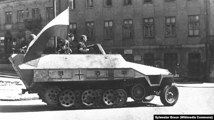Захваченный повстанцами немецкий танк, 14 августа 1944 г.