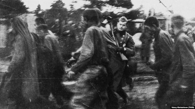 Советские военнопленные в шталаге XD (310) в поселке Витцендорф во время Великой Отечественной войны
