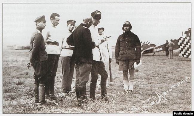 Генерал Врангель советуется со своими офицерами. Крым, 1920 год