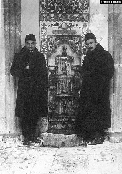 Джафер Сейдамет и Номан Челебиджихан. Бахчисарай, 1917 год