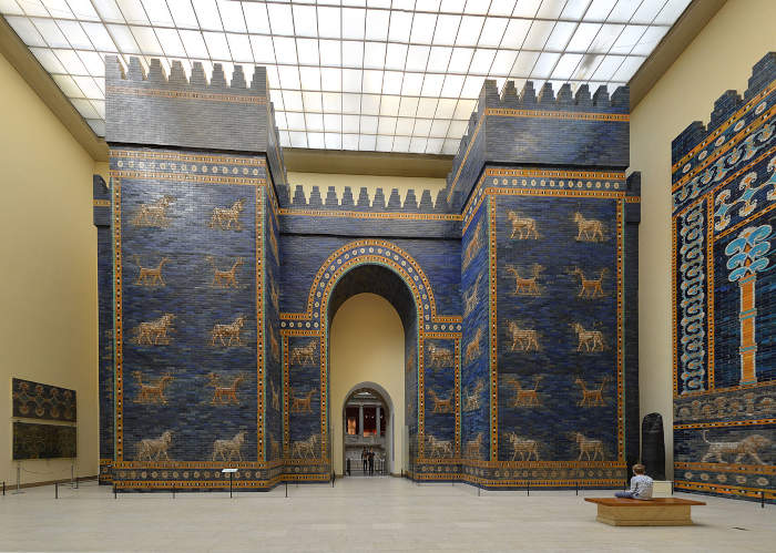 Ворота Иштар находятся в экспозиции Музея Передней Азии (Пергамский музей, Берлин)